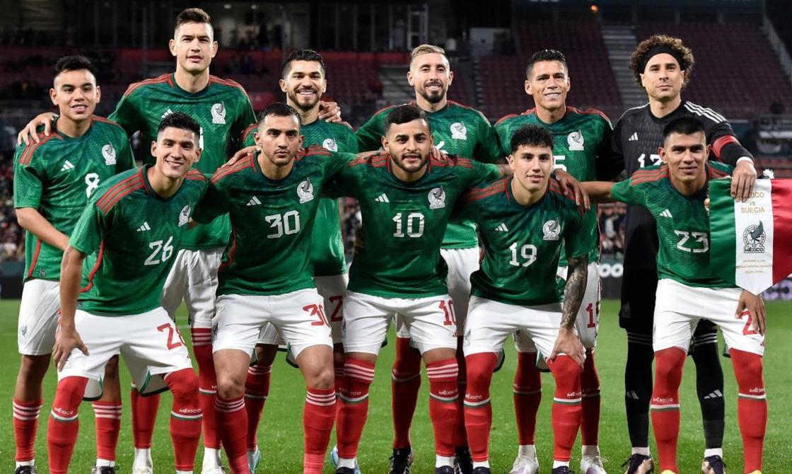 World Cup 2022 The evolution of the Mexico World Cup soccer jersey: From  Uruguay 1930 to Qatar 2022 - AS.com