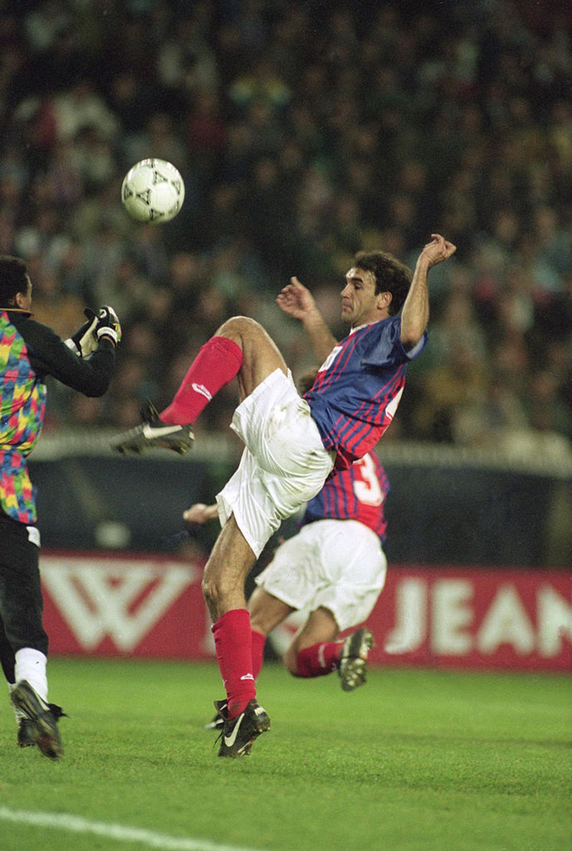 Ricardo Gomes in action for PSG during a Cup Winners' Cup semifinal against Arsenal