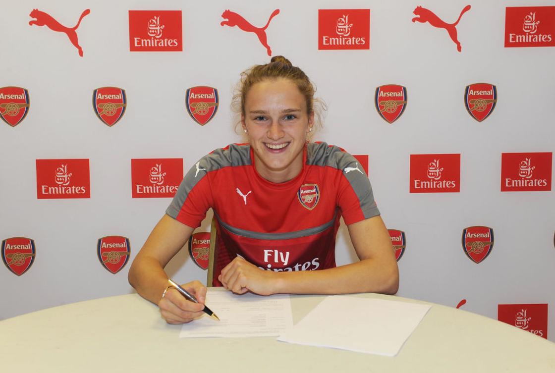 Vivianne Miedema's salary: How much does the Arsenal star earn ...