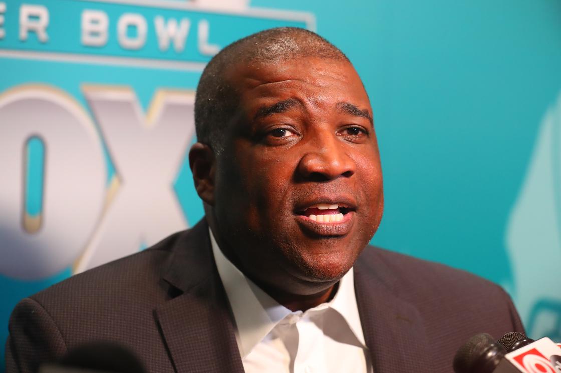 Meet Curt Menefee, the renowned American sportscaster