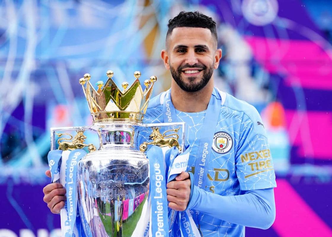 Manchester City's Riyad Mahrez engaged to Taylor Ward after proposing with  '£400k ring' - Mirror Online