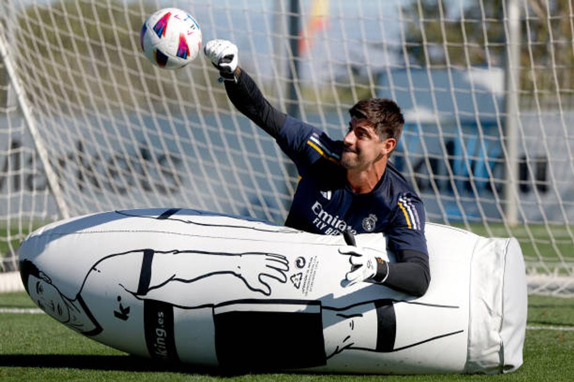 Real Madrid goalkeeper Thibaut Courtois facing spell on sidelines after ACL  rupture - Get Spanish Football News