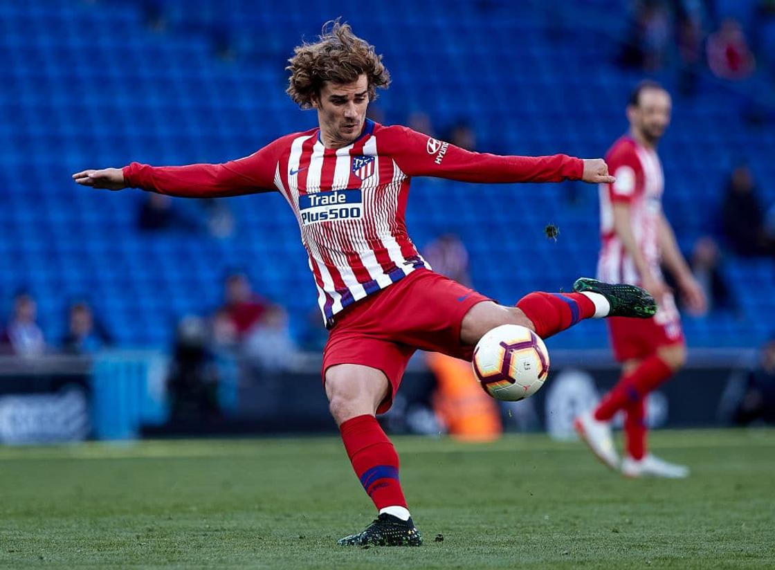 Manchester United fans beg Griezmann to join club as Frenchman drops Old Trafford hint