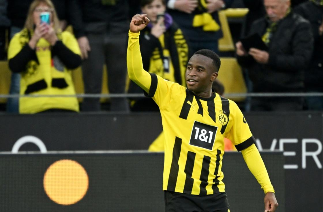Borussia Dortmund forward Youssoufa Moukoko has re-signed with the German giants, ending speculation he may leave the club