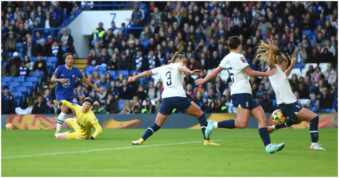 Samantha Kerr: Chelsea Women Star Hilariously Interrupts Manager Emma ...