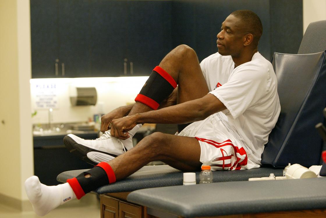 Common knee injuries in basketball