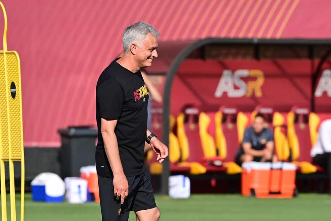 Jose Mourinho trains Roma players using incredible drone technology