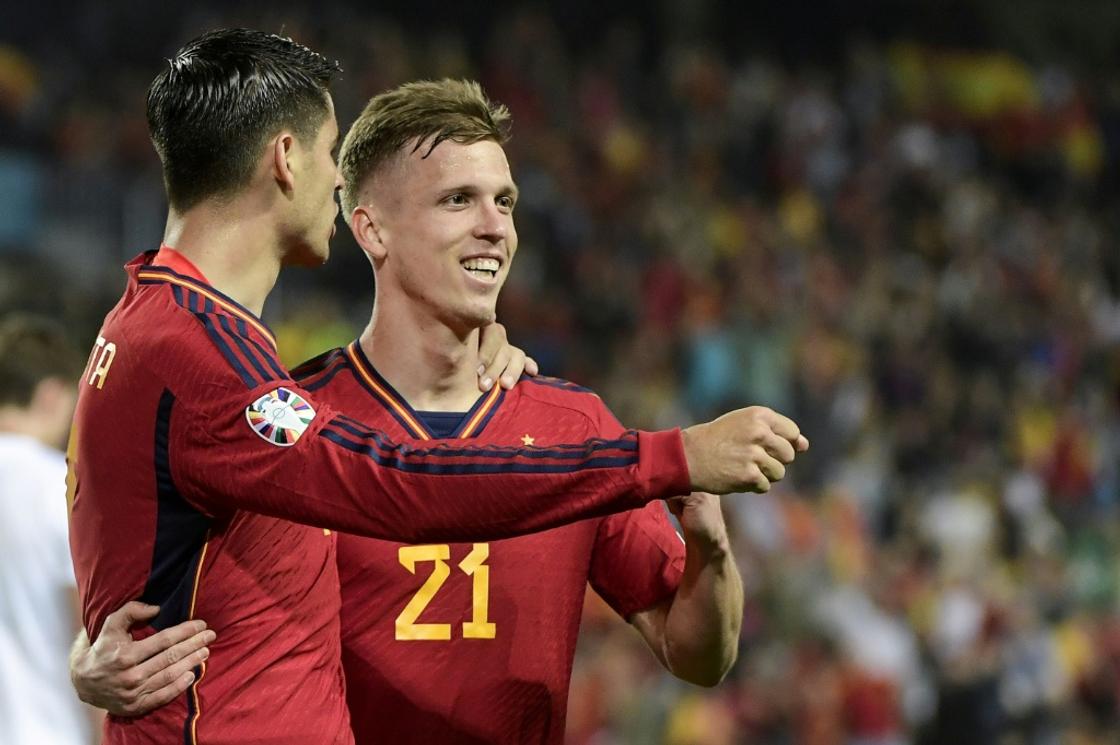 Dani Olmo (R) put Spain on course for victory against Norway