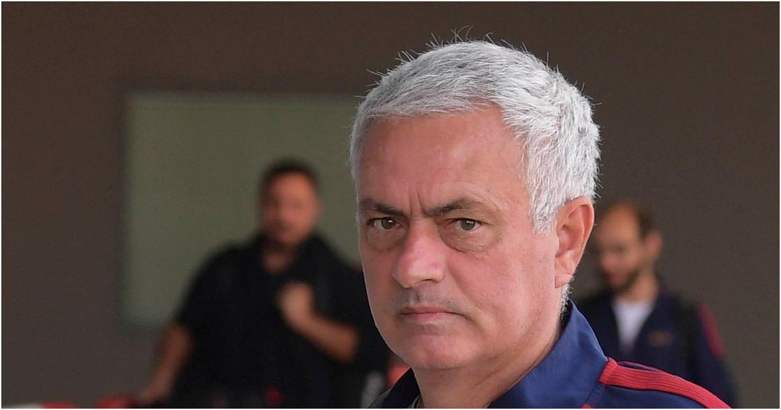 Banned Roma Boss Jose Mourinho Hilariously Posts Videos Watching His Team From The Bus 