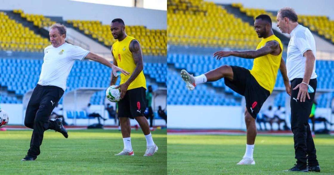 Milovan Rajevac teaching Jordan Ayew how to score. SOURCE: Twitter/ @Team_GhanaMen