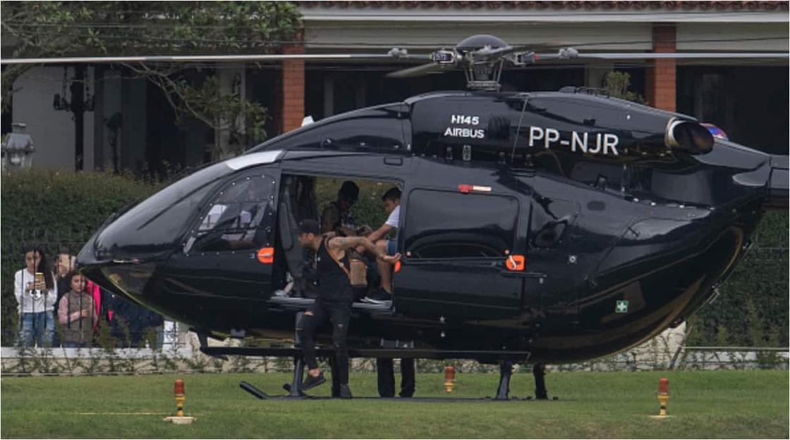 Neymar e o seu helicóptero