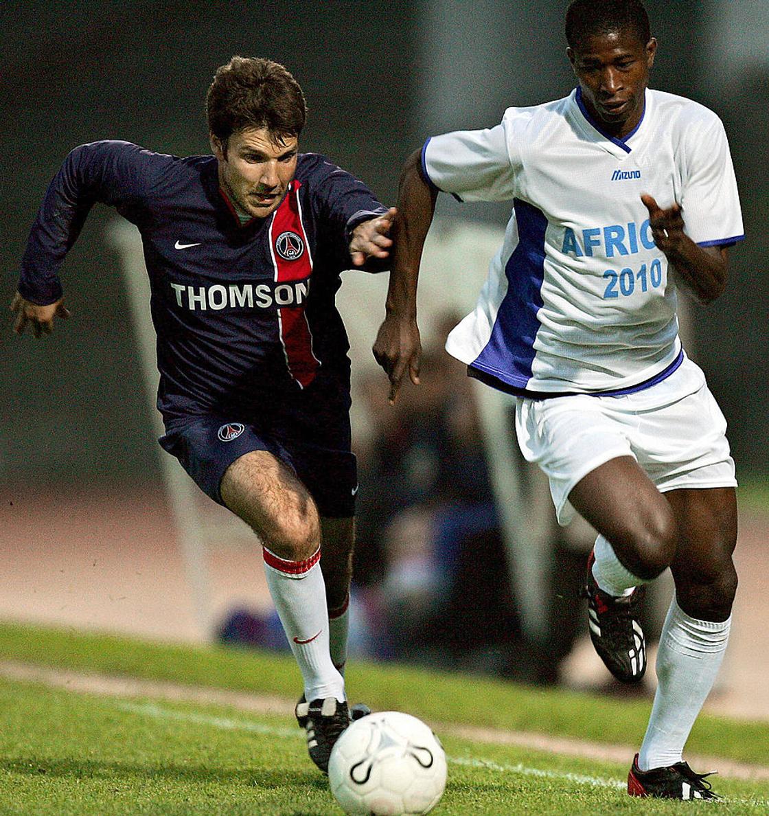 Jean-Marc Pilorget vying for the ball against Malian Kaloka