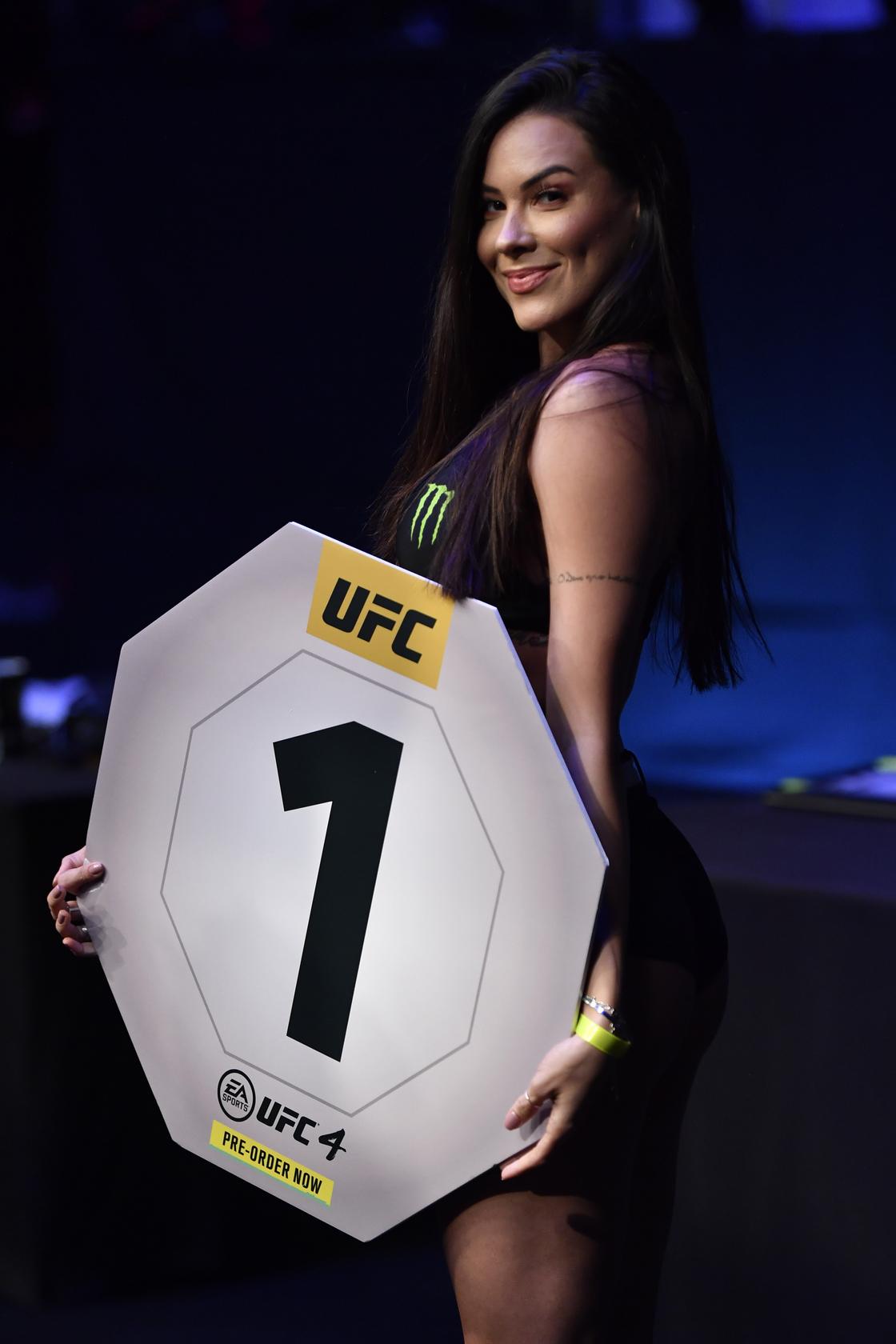 What is the salary of a UFC ring girl?
