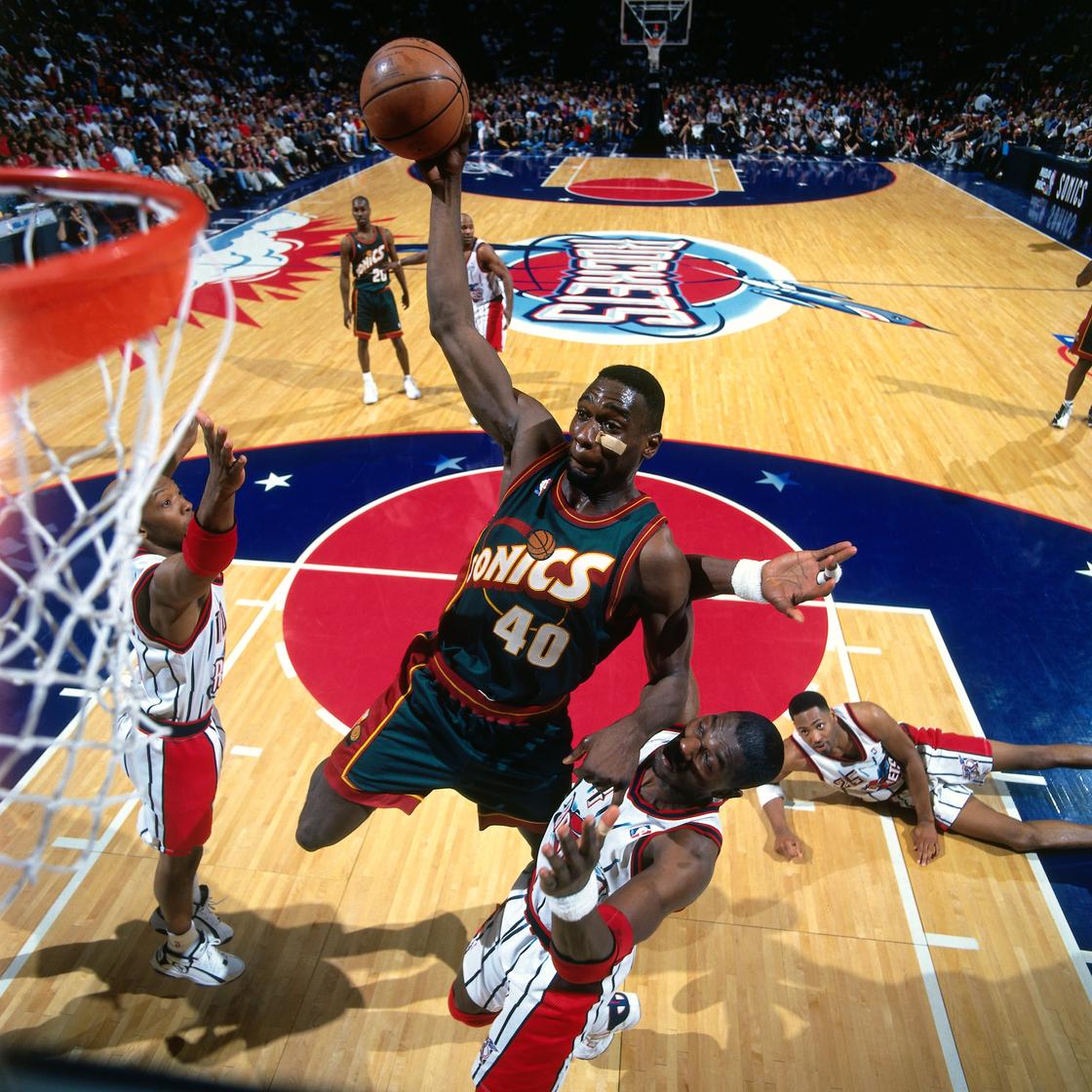 Shawn Kemp is one of the best dunkers of all time.
