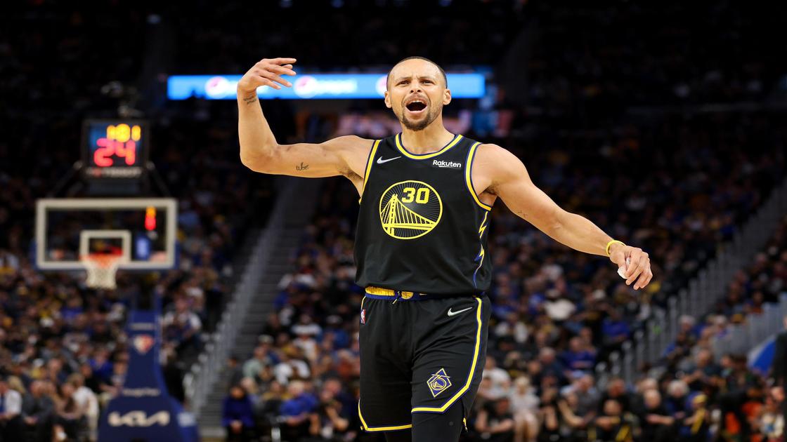 Steph Curry's net worth, stats, height, wife, shoes, family, rings