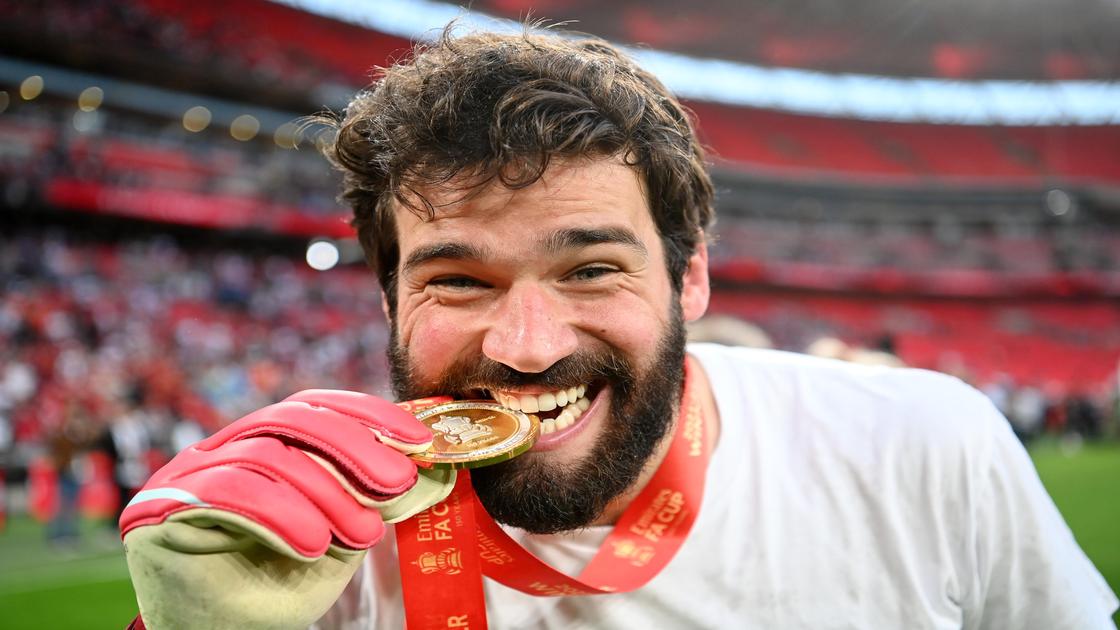 Alisson Becker salary’s, wife, height, Instagram, stats, and net worth