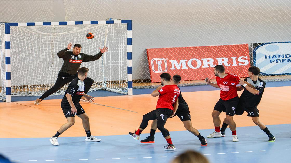What is handball? How to play it, rules and regulations explained