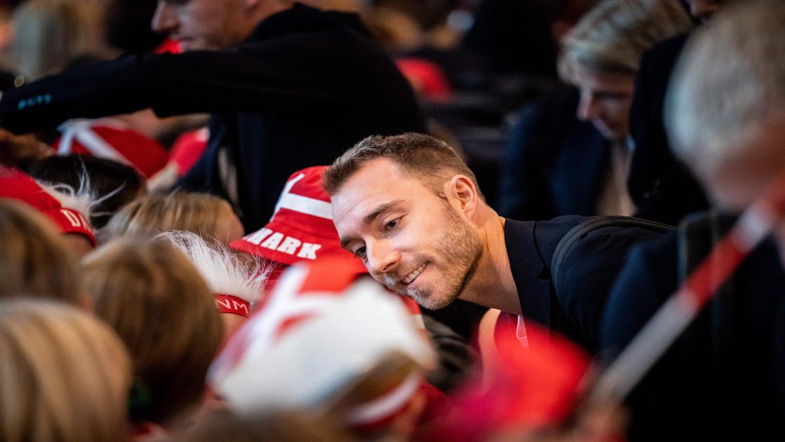 World Cup 2022: School children gather, give Denmark players adorable send off to Qatar