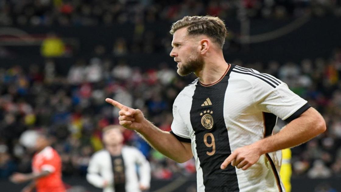 Fuellkrug at the double as Germany sink Peru