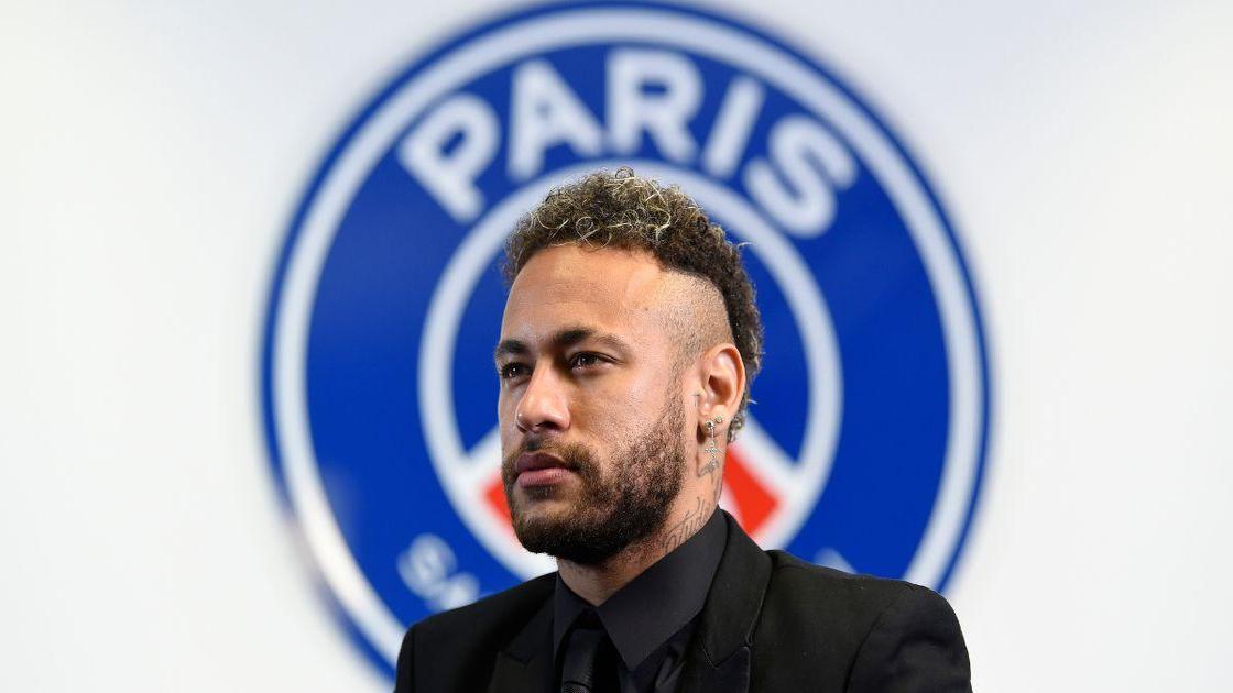 Neymar commits future to Paris Saint-Germain despite transfer rumours