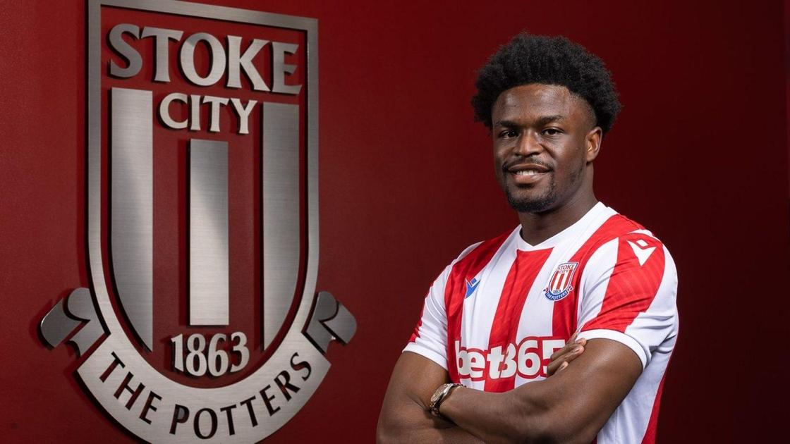 English championship club Stoke City signs Super Eagles striker from struggling French team