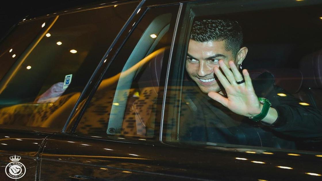 Saudi's Al Nassr look to 'galacticos' era after signing Ronaldo