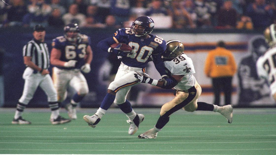 Minnesota Vikings WR Chris Carter - October 30, 2000. Best Hands in News  Photo - Getty Images