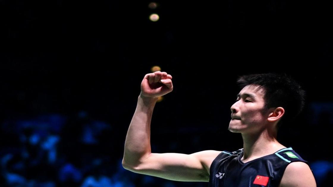Li triumphs in all-Chinese All England final