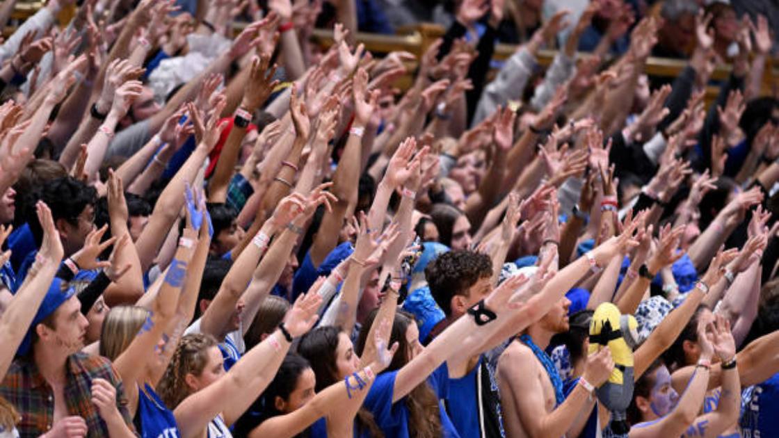 Which are the most popular college sports teams in the US?