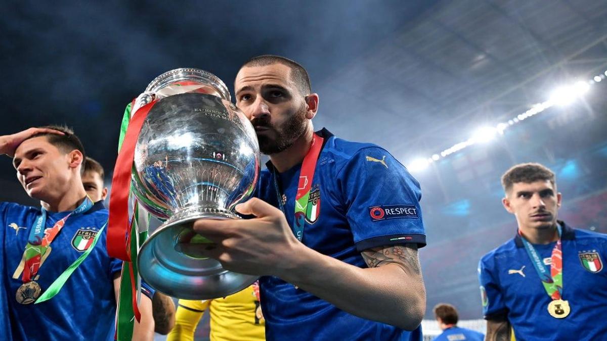 Герои Италии. UEFA Ceremony. Italia Benalish Hero.