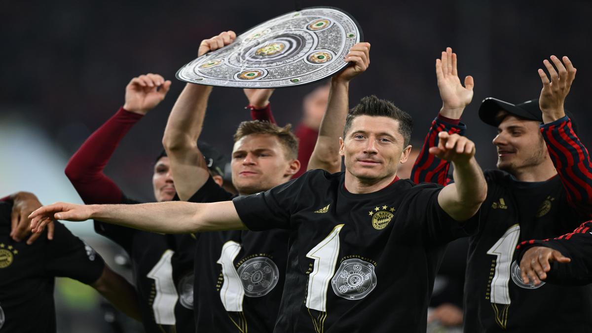 Bayern Munich Wins 10th Successive Bundesliga Title After Victory Over ...