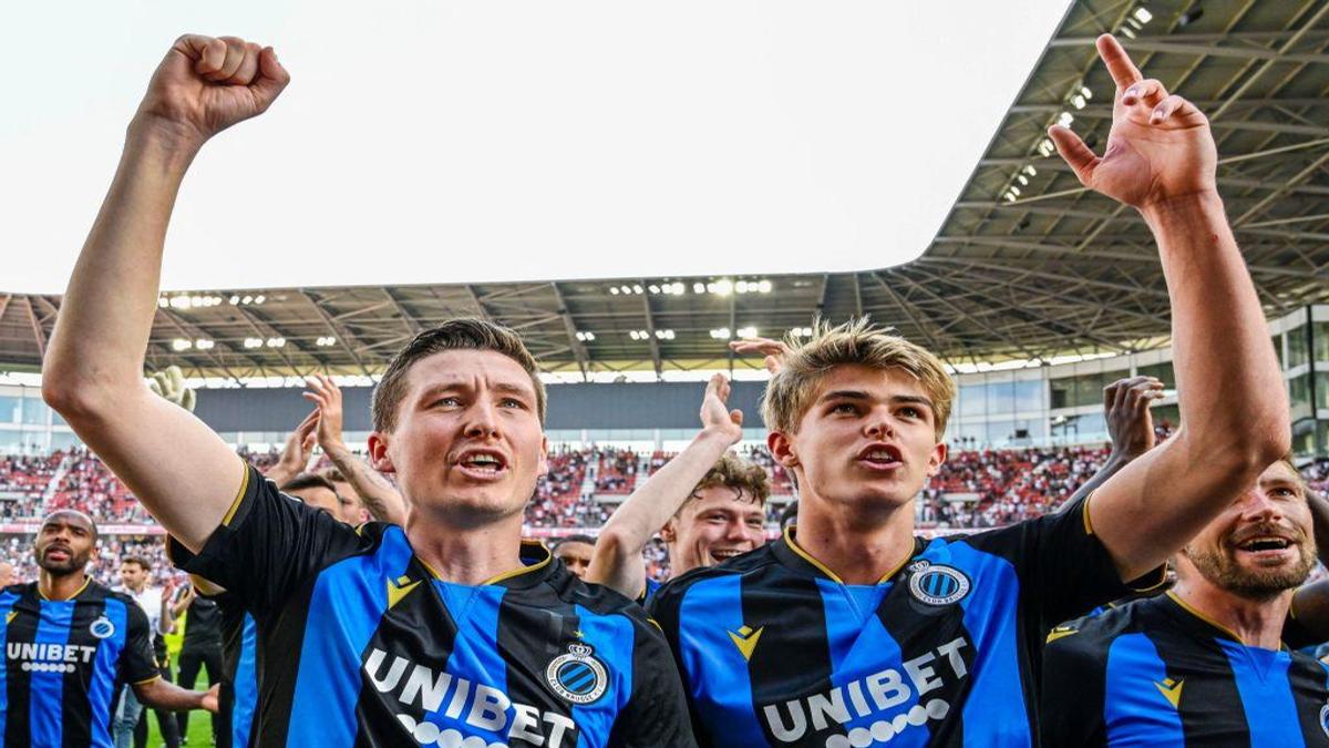 Fans and supporters of Brugge pictured during a soccer game