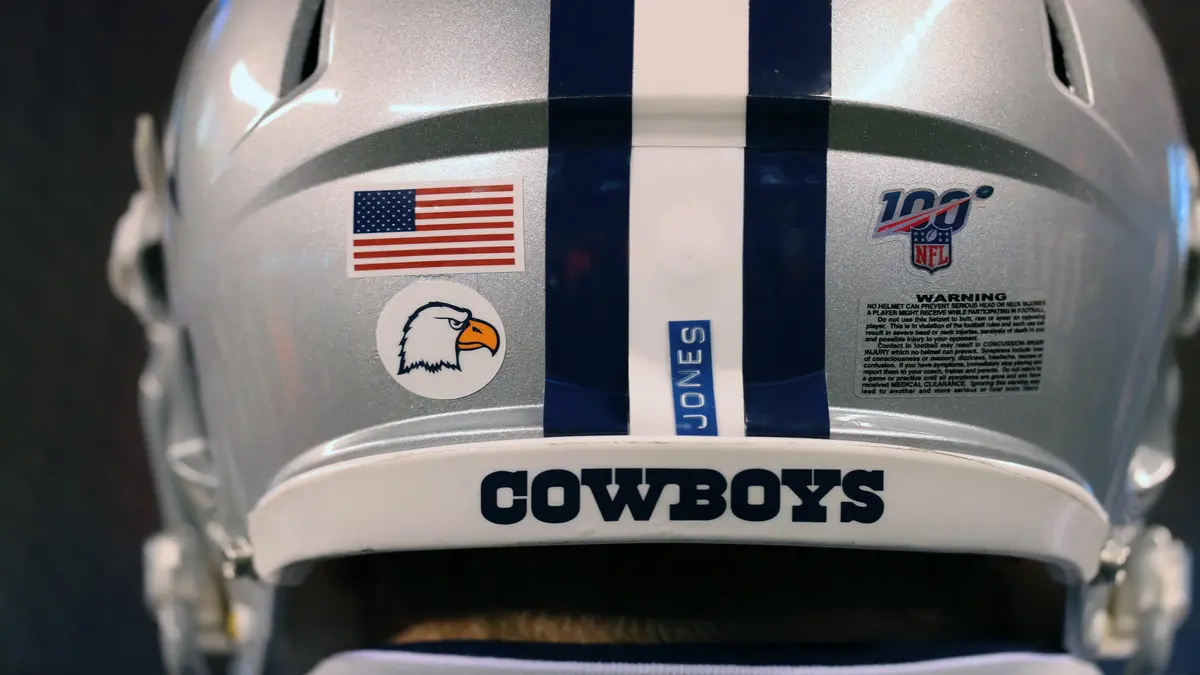 dallas cowboys helmet facing right