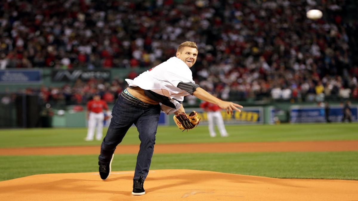 10 July, 2010: Atlanta Braves closing pitcher Billy Wagner (13) pitches  during MLB action as the