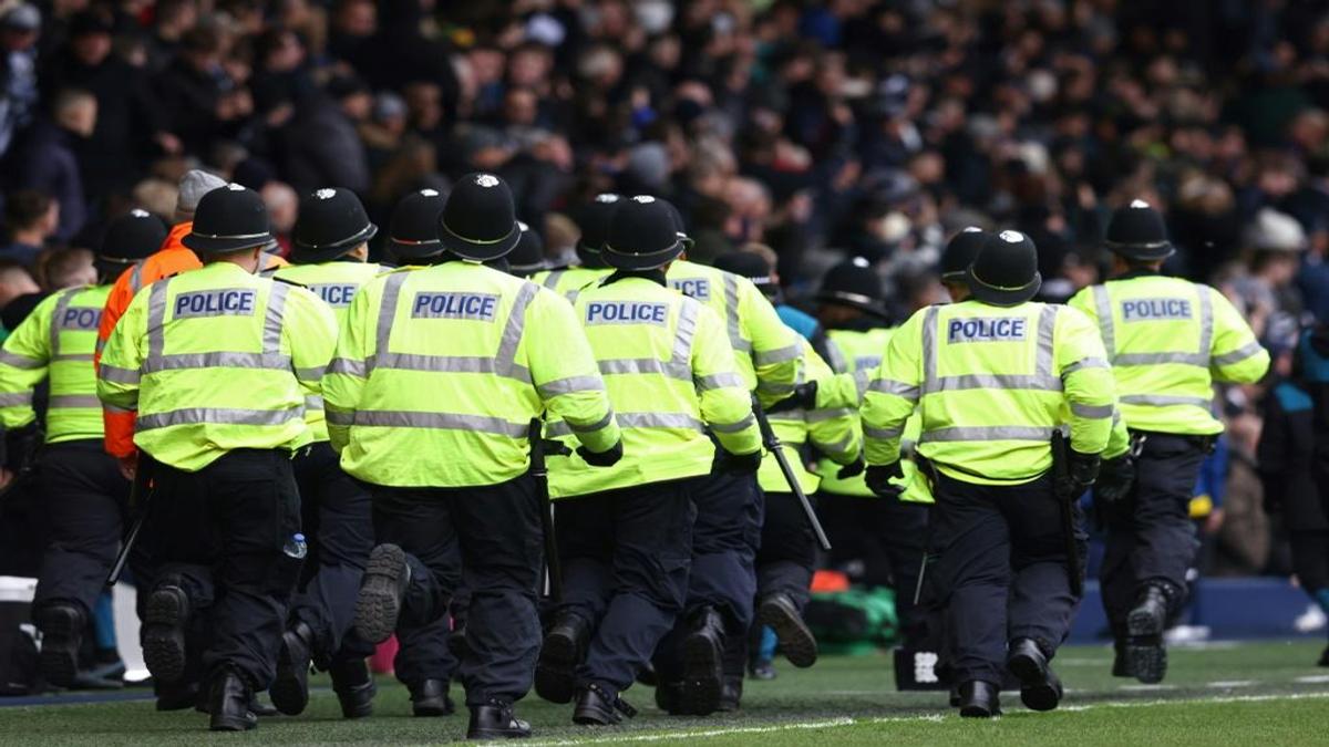 Wolves' FA Cup Derby With West Brom Suspended After Crowd Trouble