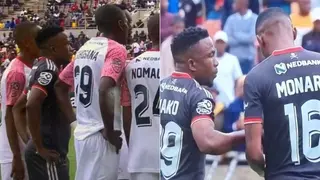 Orlando Pirates Player Paseka Mako Blatantly Spies on Dondol Stars Players in Team Huddle