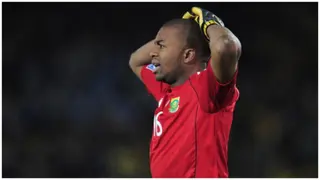 Itumeleng Khune Saga: Former Kaizer Chiefs Star Proposes Solution to Amakhosi’s Discipline Problems