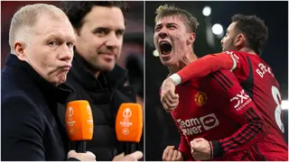 "Tuvo suerte: la leyenda del Manchester United, Paul Scholes, reacciona después de que Hoglund anotara su primer gol en la Premier League