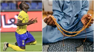 Sadio Mane Spotted Reciting Islamic Prayer at the Airport Ahead of Asian Champions League Debut