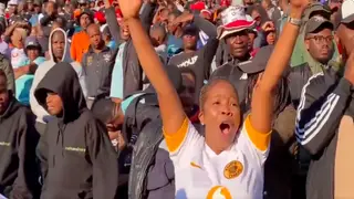 Amusing video of Kaizer Chiefs fan celebrating Chippa United's winning goal against Orlando Pirates emerges