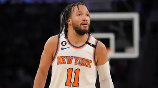 Jalen Brunson scores 30 in Game 2 win as Knicks even playoff series with Heat