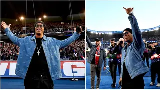Ronaldinho: Fans of PSG and Barcelona Sing Former Player's Name as He Watched UCL Clash in Paris