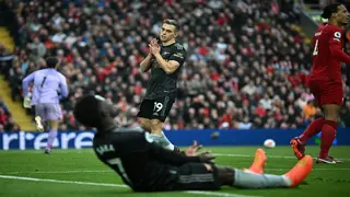 Arsenal held by Liverpool in blow to Premier League title bid