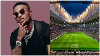 Nigerian singer Wizkid shows amazing skills as he juggles the ball at Tottenham Stadium, Video