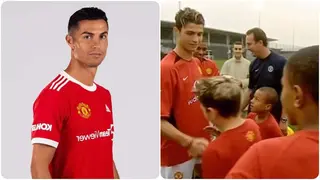 After replicating Cristiano Ronaldo's celebration, Man United star shares throwback picture with club legend