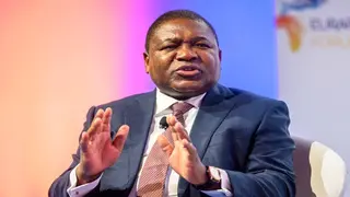 Moment Mozambique President Filipe Nyusi fell to the ground while trying to kickoff football tournament