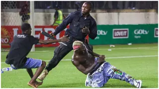 Commotion As Pitch Invaders Disrupt Portable’s Performance During Naija Super 8 Final, Video