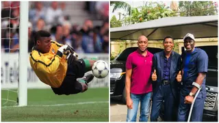 Super Eagles Legends Shorunmu, Rufai, Reunite, Pose With Range Rovers