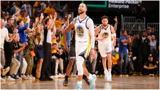 Stephen Curry reacts to timeout gaffe that nearly cost the Warriors