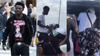 Obafemi Martins distributes Food and Drink to Protesters in Lagos